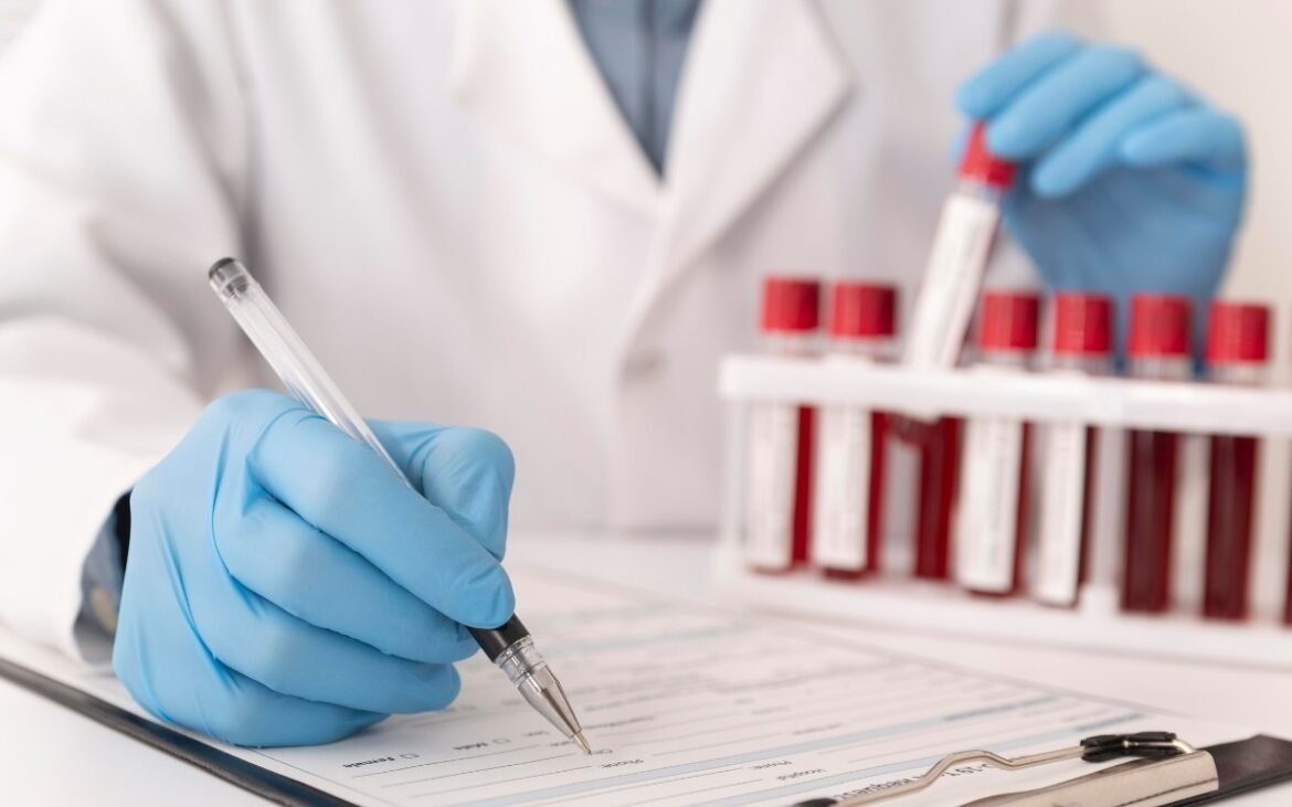 novo-exame-de-sangue-pode-indicar-quem-tem-chance-de-viver-mais-tempo,-mostra-estudo