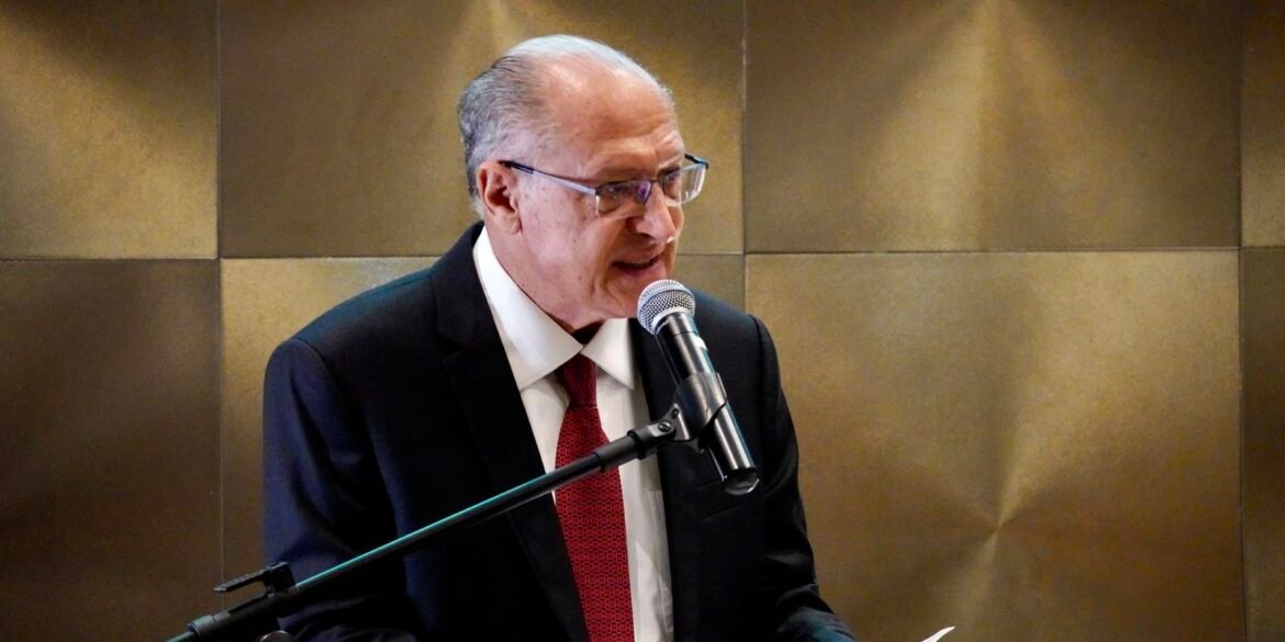 alckmin-deixara-ministerio-em-abril,-mas-seguira-como-vice
