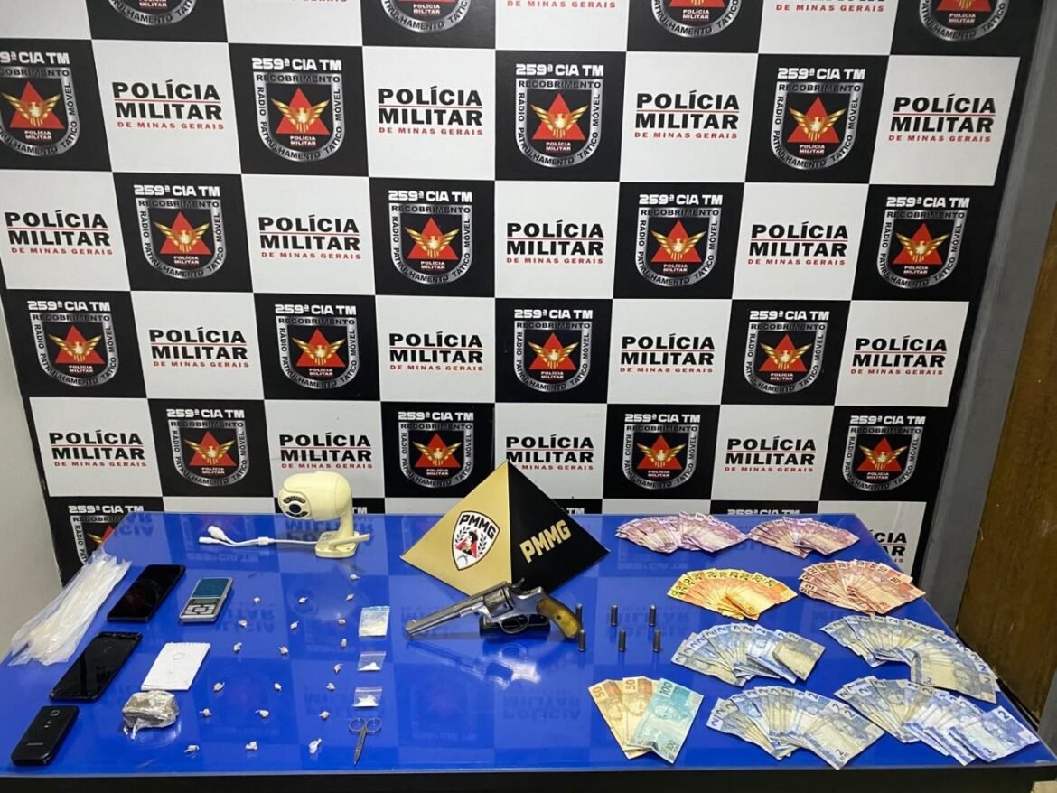 suspeito-de-trafico-e-preso-com-drogas-e-arma-apos-denuncias-de-que-usava-cameras-para-monitorar-a-policia-em-pirapora