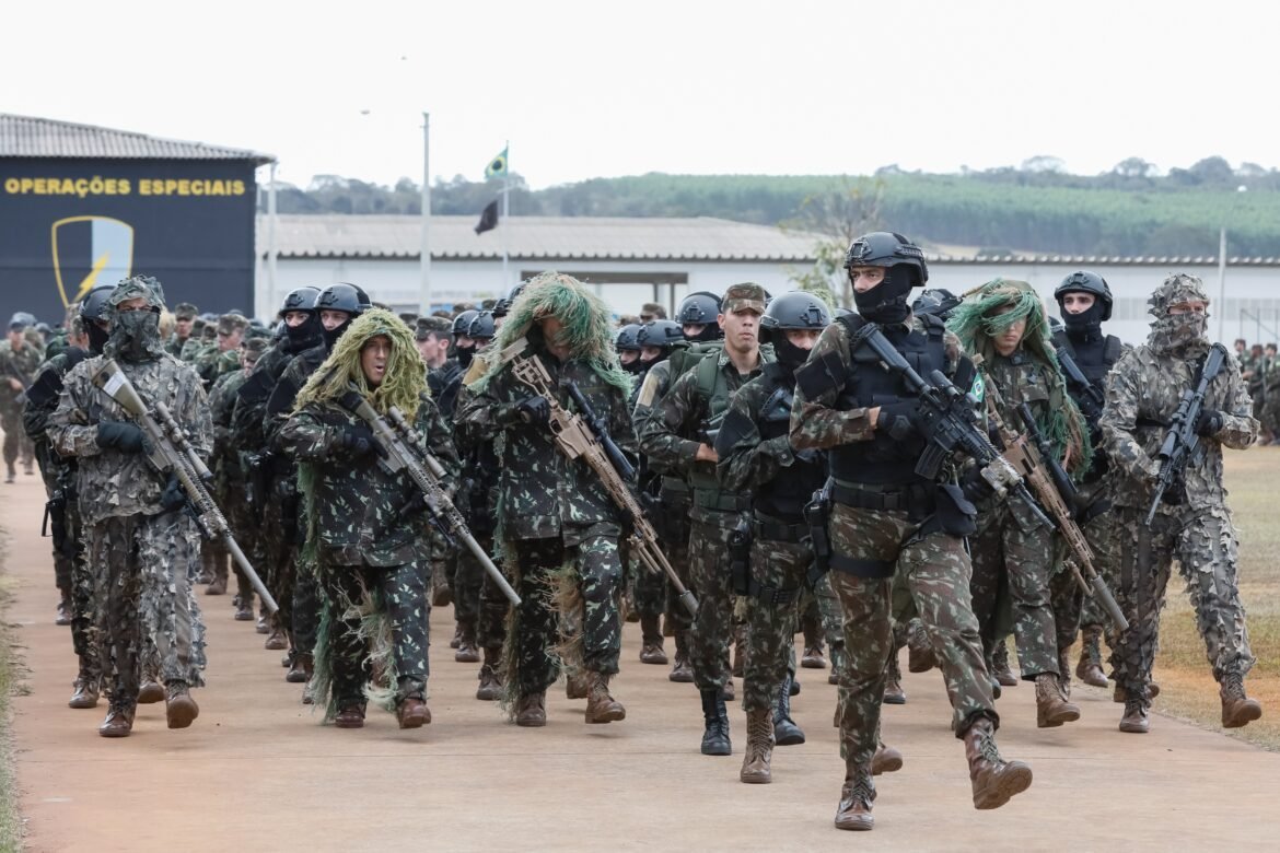 moraes-arquiva-apuracao-contra-irma-de-‘kid-preto’-que-tentou-entrar-em-batalhao-com-eletronicos-em-panetone