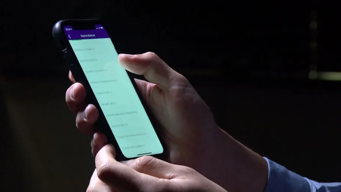 homem-e-agredido-por-populares-apos-assaltar-mulher-e-empurra-la-no-chao-em-montes-claros
