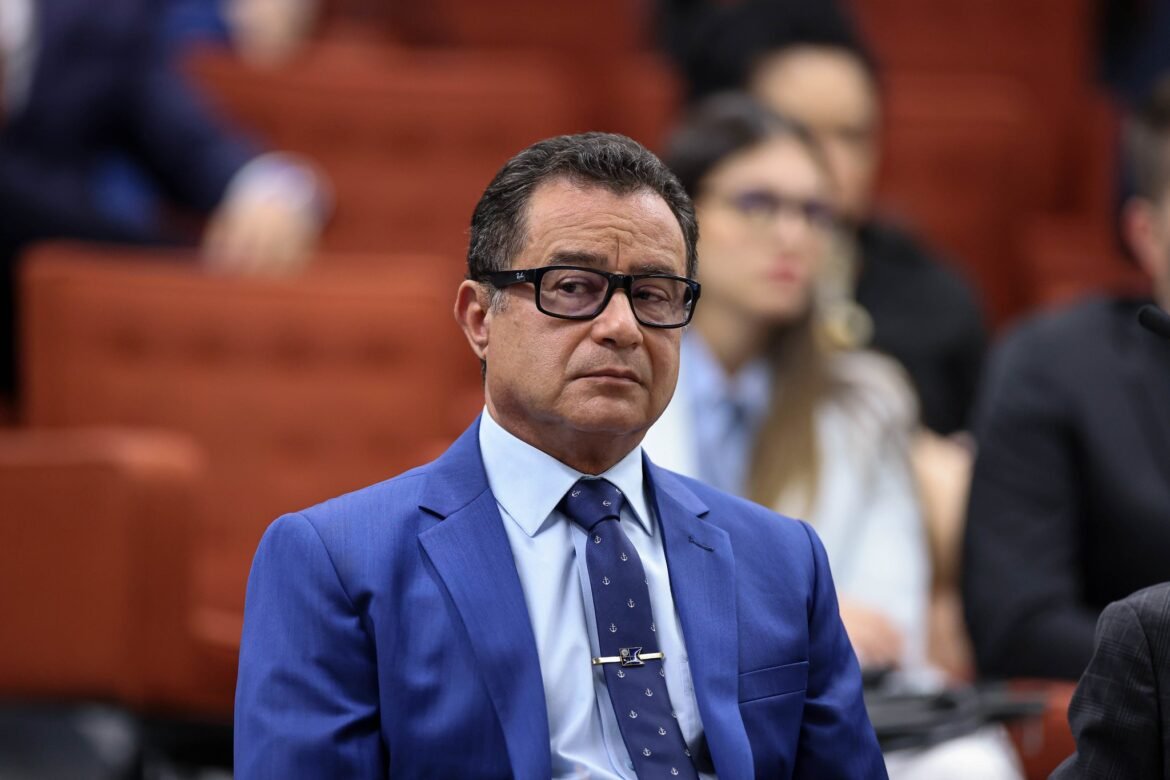 ex-comandante-da-marinha,-almir-garnier-pede-ao-stm-para-manter-posto-militar