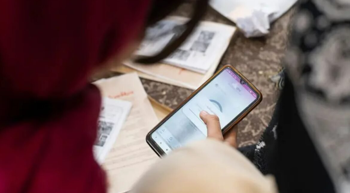 conexoes-secretas-na-fronteira-e-redes-privadas:-como-iranianos-desesperados-mantem-contato-com-familiares-no-exterior-|-g1