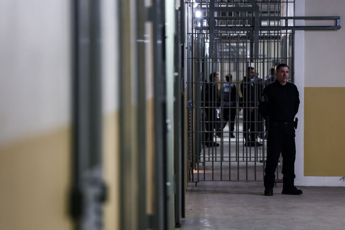 governo-deve-rejeitar-proposta-de-trump-para-brasil-receber-estrangeiros-capturados-nos-eua