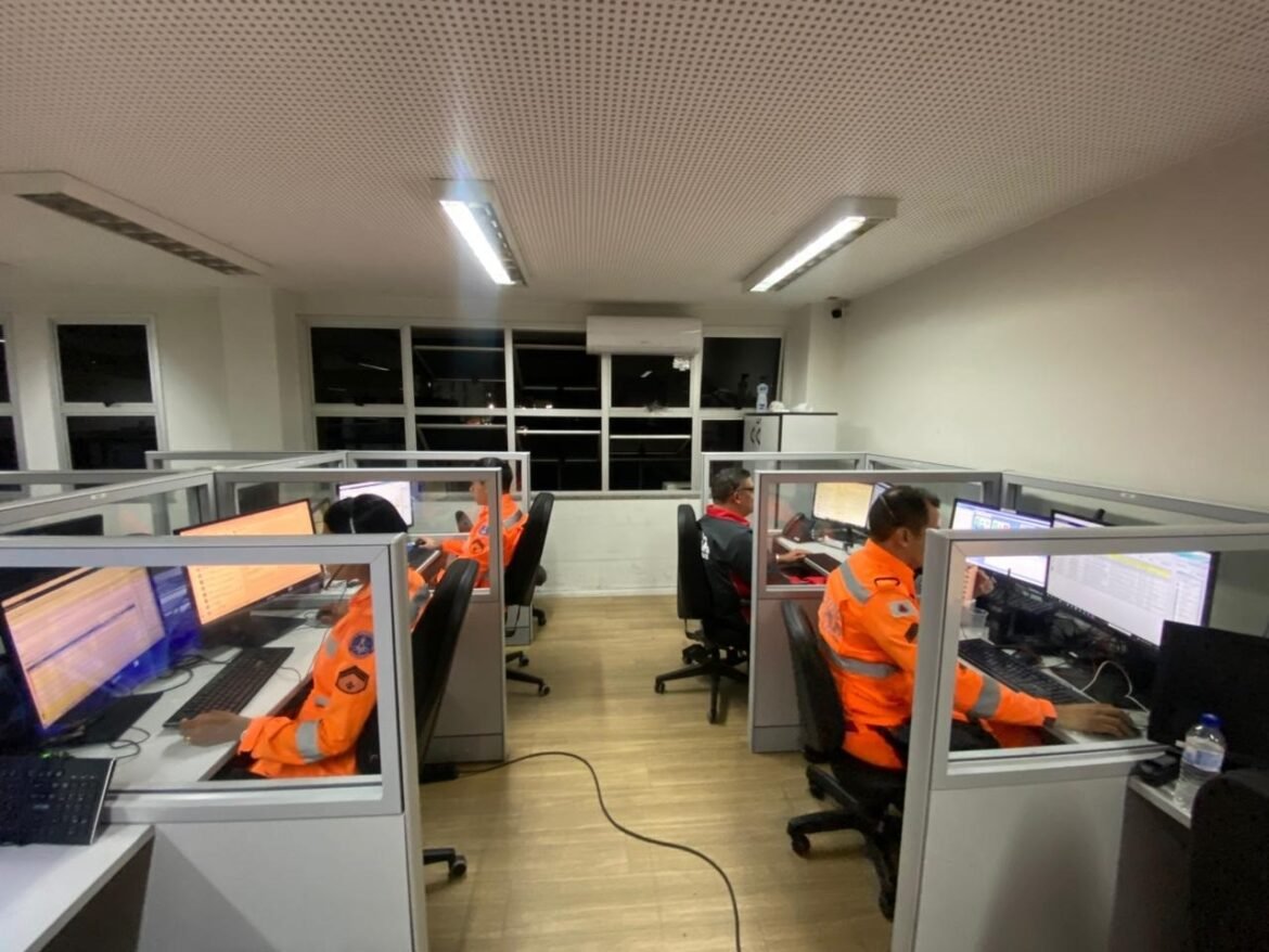 mae-desengasga-bebe-de-7-dias-com-ajuda-dos-bombeiros-por-videochamada-em-montes-claros