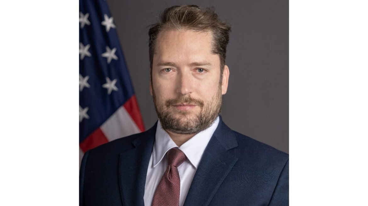 e-#fake-que-trump-tenha-suspendido-a-entrada-de-brasileiros-apos-lula-cancelar-visto-de-assessor-americano