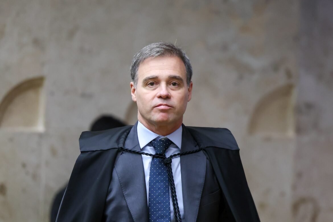 cpmi-do-inss-cancela-sessao-que-ouviria-presidente-da-contag