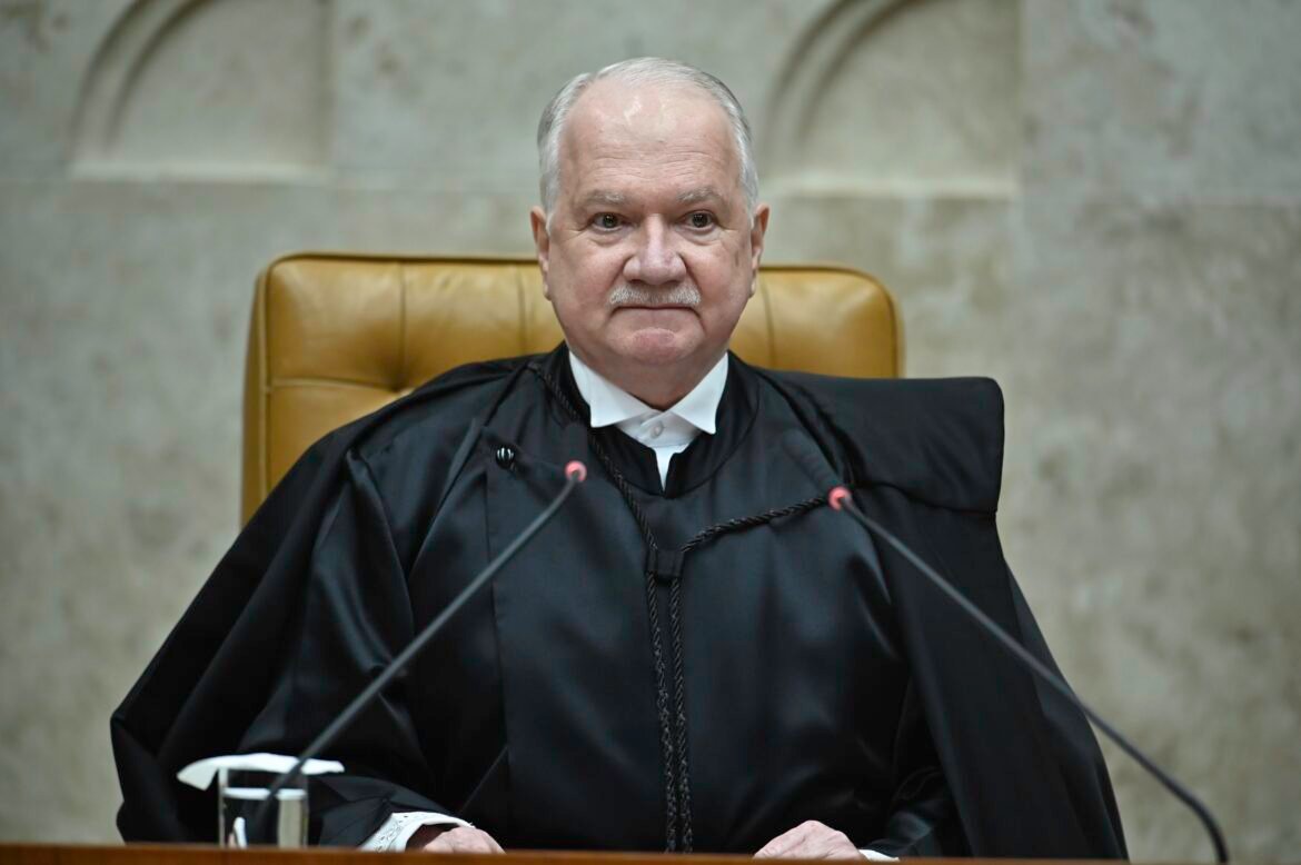 fachin-tera-de-regulamentar-decisao-de-dino-de-acabar-com-aposentadoria-compulsoria-de-juizes