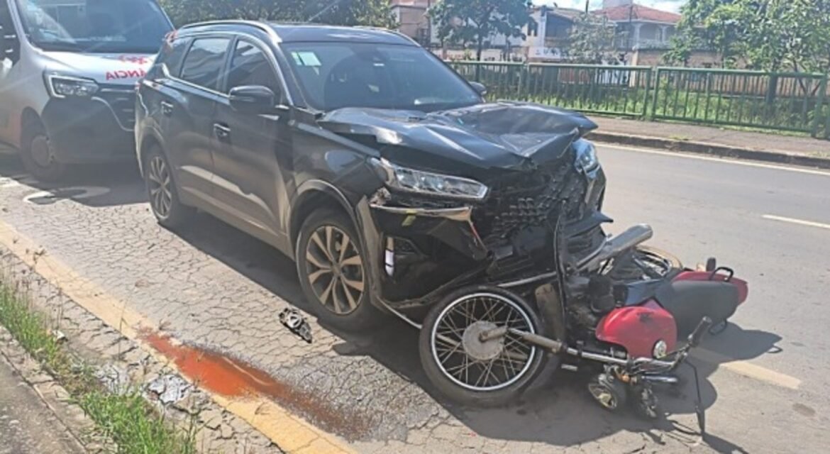 motociclista-morre-apos-acidente-com-carro-em-cruzamento-no-bairro-melo,-em-montes-claros