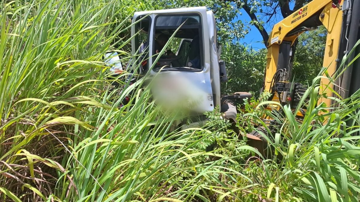 motorista-fica-ferido-apos-caminhao-bater-em-talude-na-mg-400