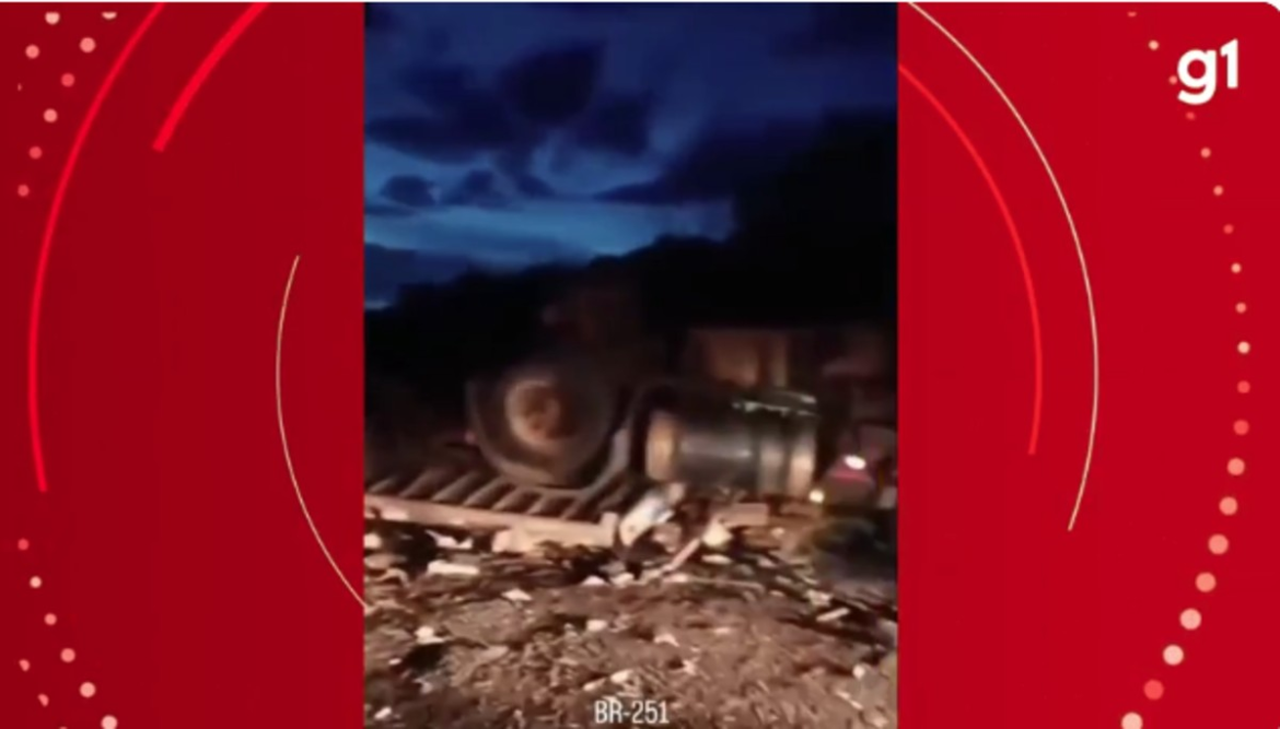 carreta-bate-na-traseira-de-carro,-tomba-e-motorista-morre-na-br-251