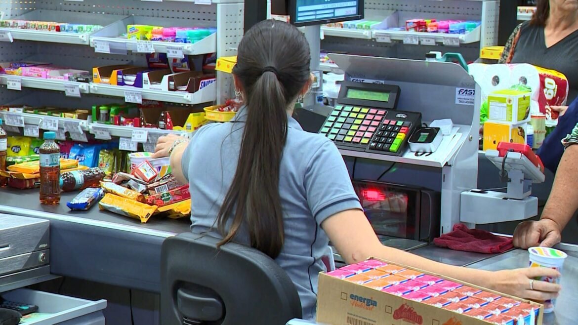 governo-sanciona-lei-que-permite-venda-de-medicamentos-em-supermercados;-veja-regras