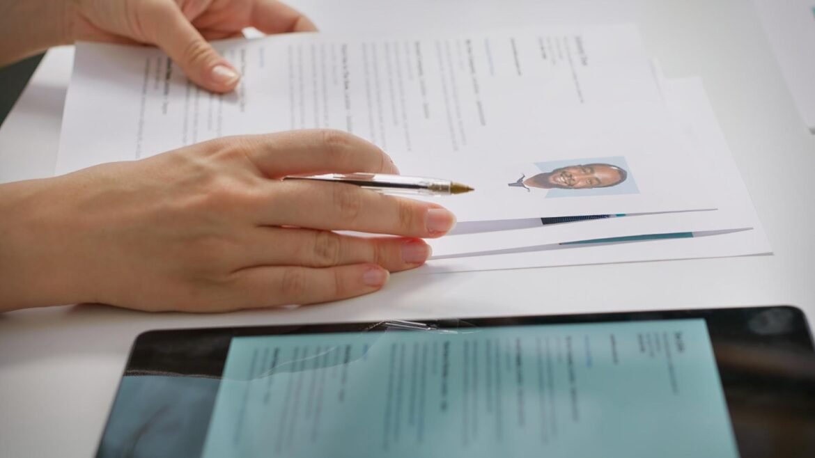 as-5-mentiras-mais-comuns-no-curriculo-—-e-como-elas-sao-descobertas-|-g1