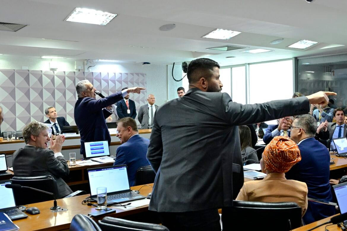 cpmi-do-inss:-relator-resgata-fala-de-barroso-em-discussao-com-gilmar-e-gera-bate-boca;-video