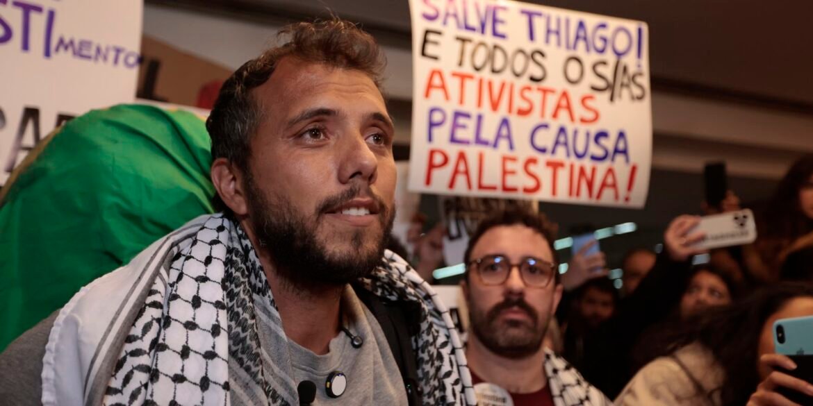 ativista-brasileiro-e-deportado-da-argentina-por-ordem-de-milei