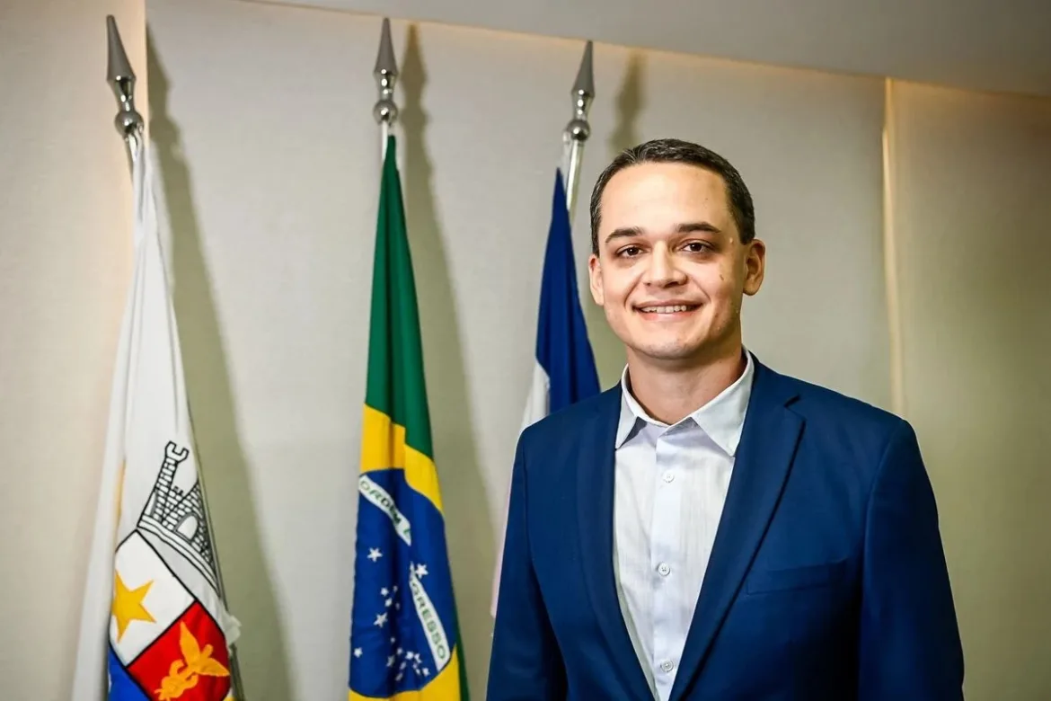 lorenzo-pazolini-renuncia-ao-cargo-de-prefeito-de-vitoria-para-disputar-o-governo-do-es