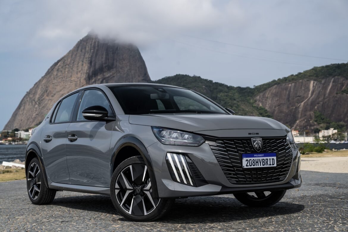 dona-da-fiat,-jeep-e-peugeot-anuncia-recall-de-700-mil-carros-hibridos-por-risco-de-incendio-|-g1