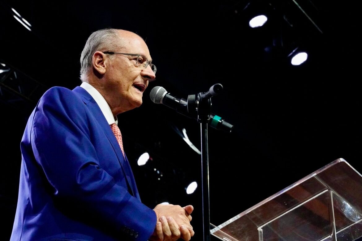 alckmin-diz-que-‘quem-defende-ditadura-nao-devia-nem-ser-candidato’