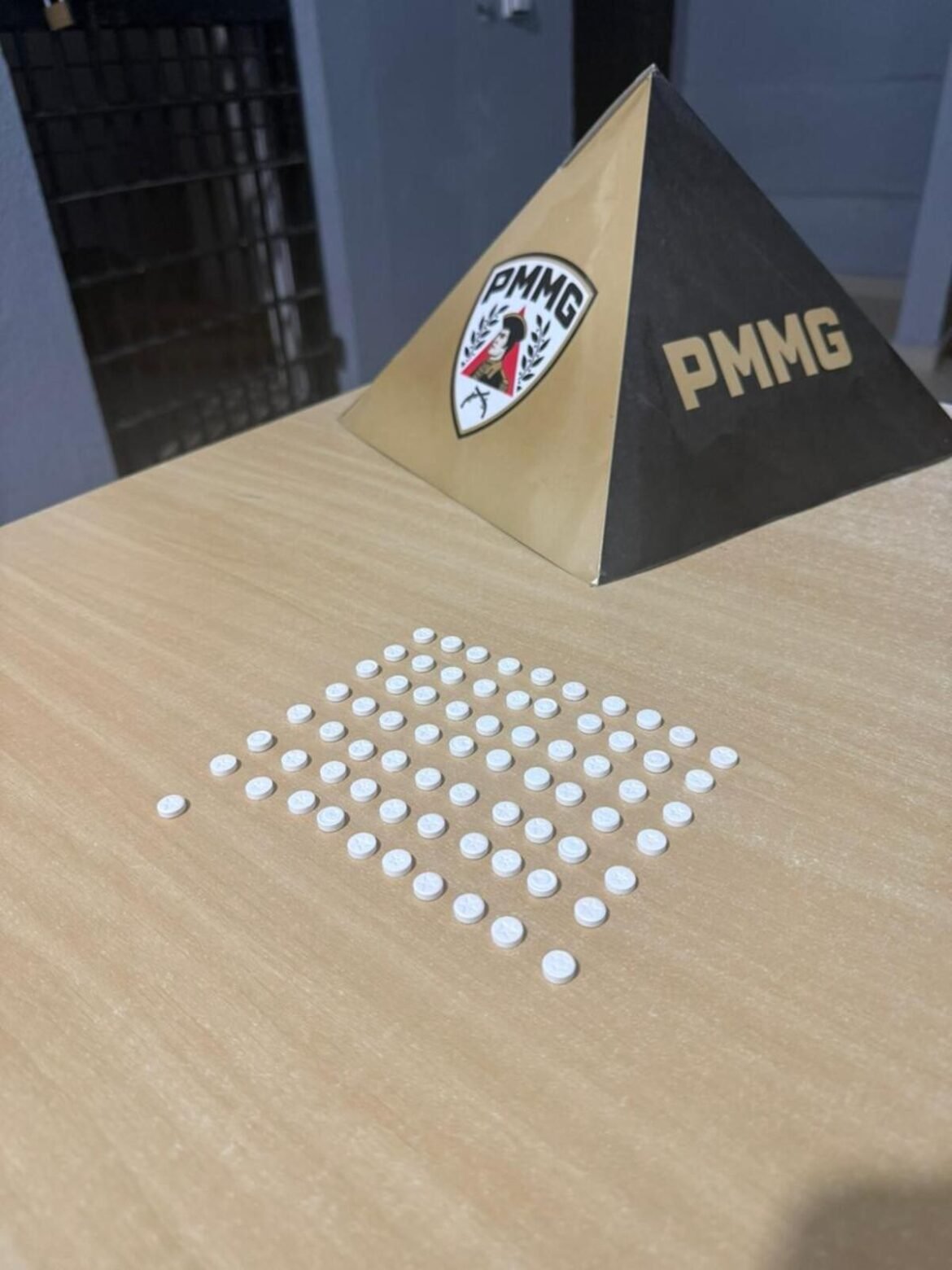 caminhoneiro-e-preso-com-‘rebite’-apos-fazer-ultrapassagem-proibida-na-br-135-e-obrigar-policial-a-jogar-viatura-para-o-acostamento