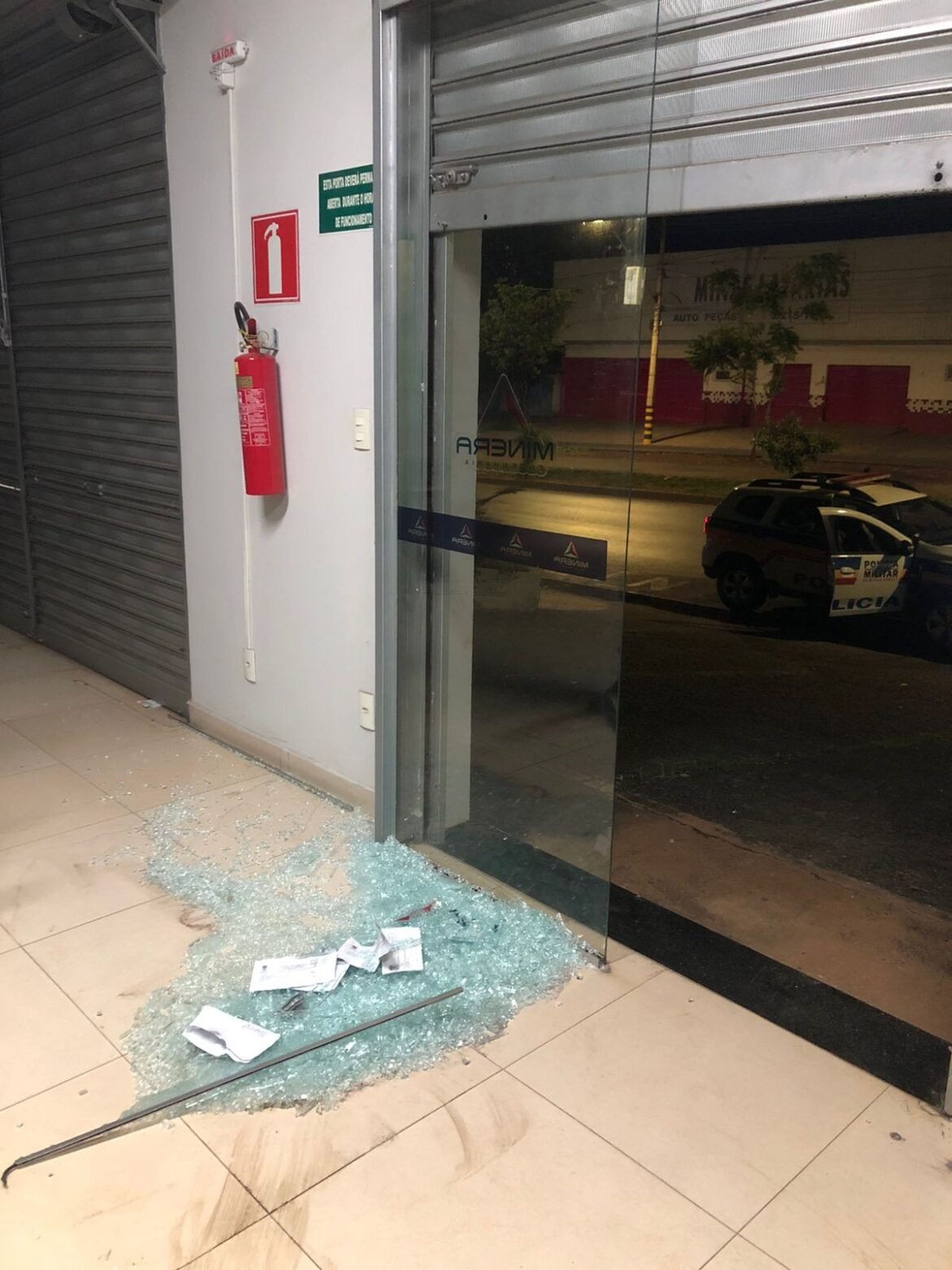 homem-arromba-porta-de-empresa-de-engenharia-e-e-preso-desconectando-cabos-de-computador-em-montes-claros