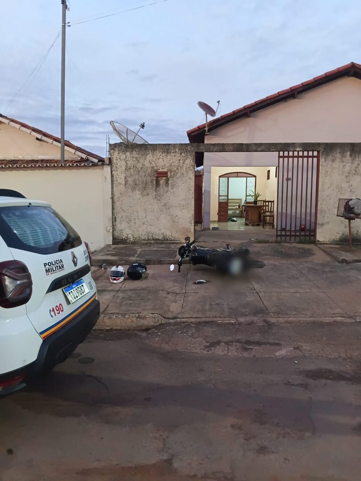 homem-e-baleado-no-momento-em-que-chegava-em-casa-de-moto,-em-arinos