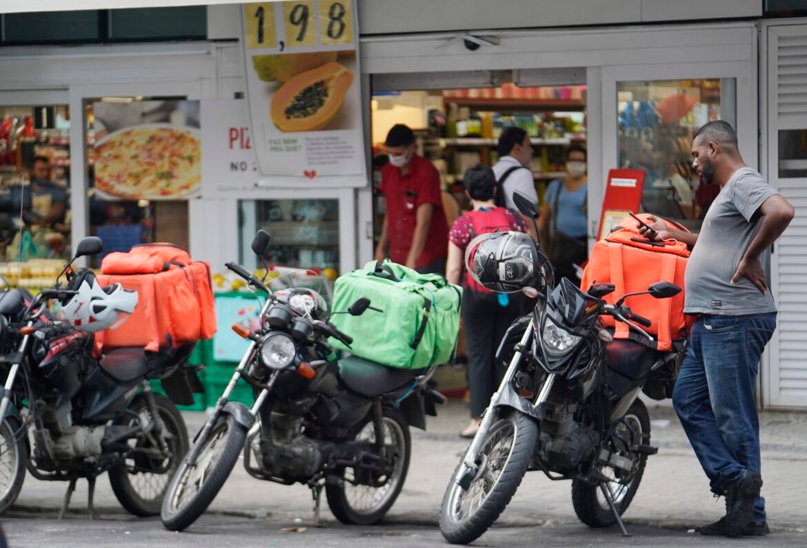 pl-dos-apps:-boulos-critica-relatorio-e-diz-que-vai-conversar-com-lula-para-governo-fechar-posicao