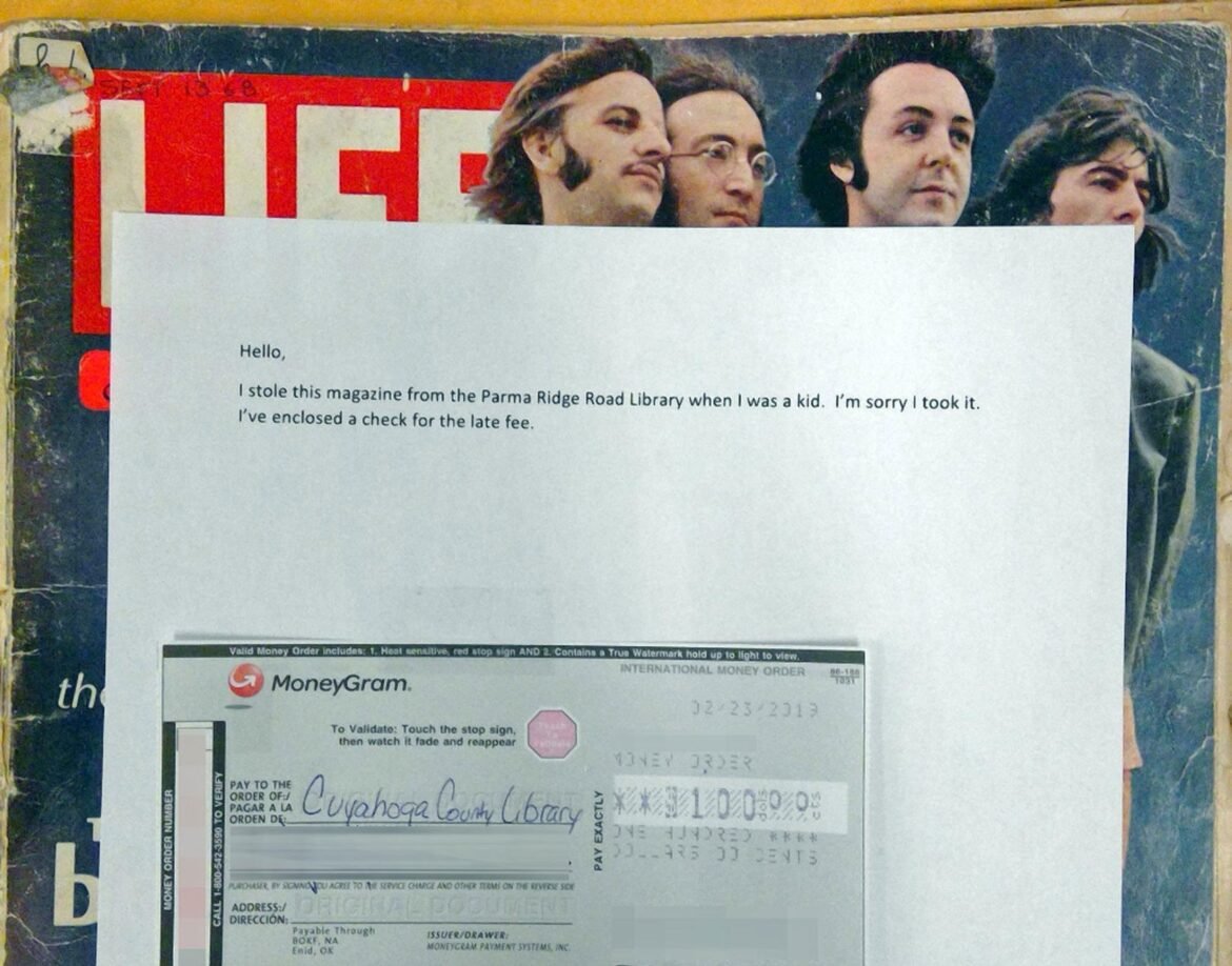 homem-devolve-revista-furtada-de-biblioteca-51-anos-depois-nos-eua