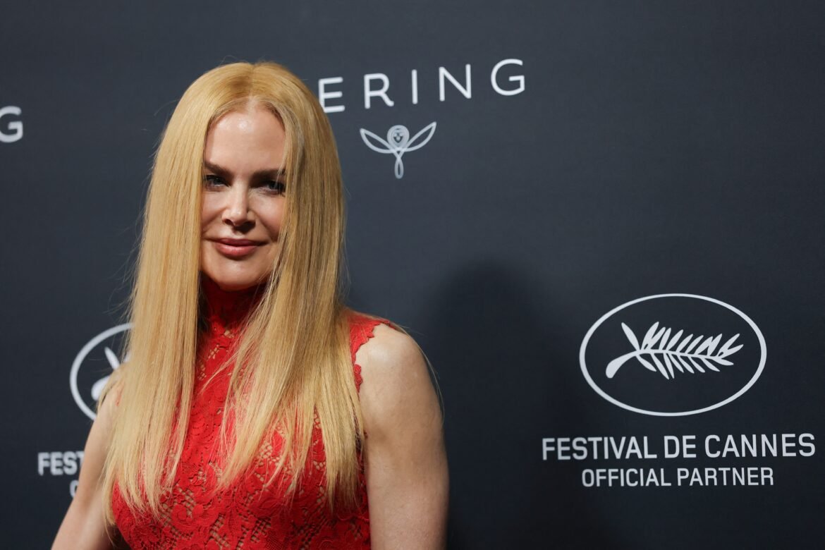 nicole-kidman-diz-que-quer-se-tornar-‘doula-da-morte’-apos-perda-da-mae;-entenda-como-e-o-trabalho-de-quem-acompanha-o-fim-da-vida