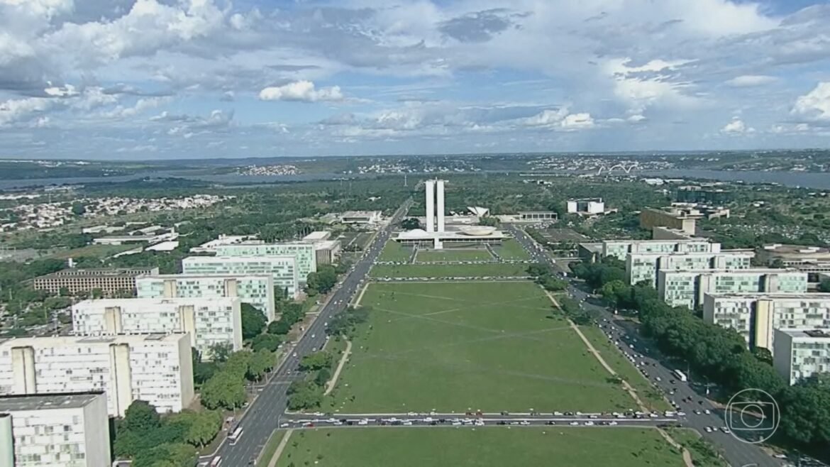 governo-propoe-meta-fiscal-de-superavit-de-0,5%-do-pib-em-2027,-o-equivalente-a-r$-73,2-bilhoes-|-g1