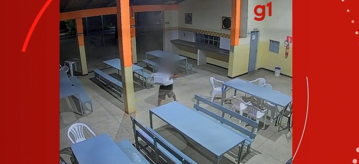 homem-e-preso-apos-escalar-grade-e-furtar-apae-de-tres-marias