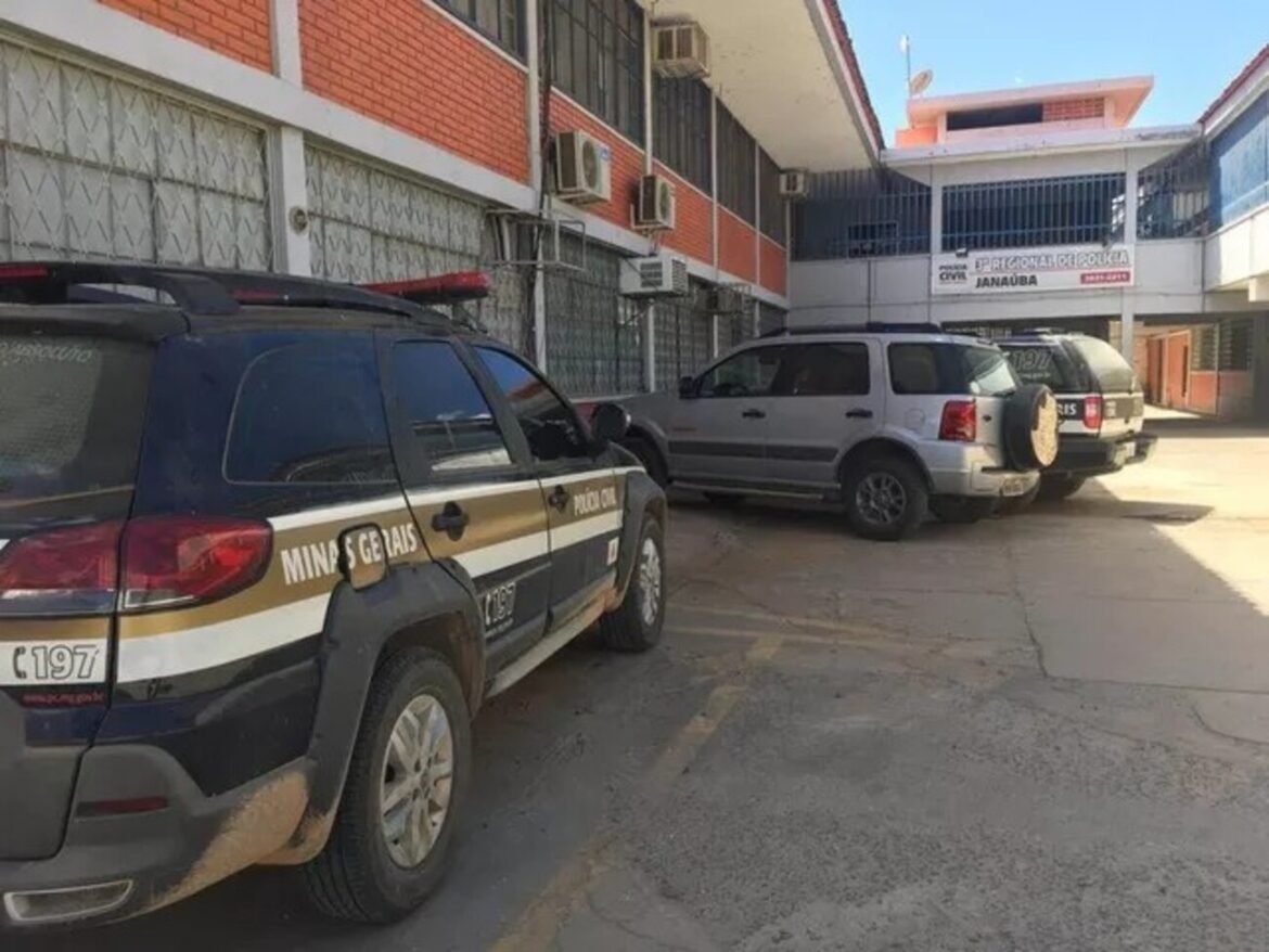 casal-e-preso-com-drogas-e-r$-5-mil-durante-operacao-de-combate-ao-trafico-em-janauba