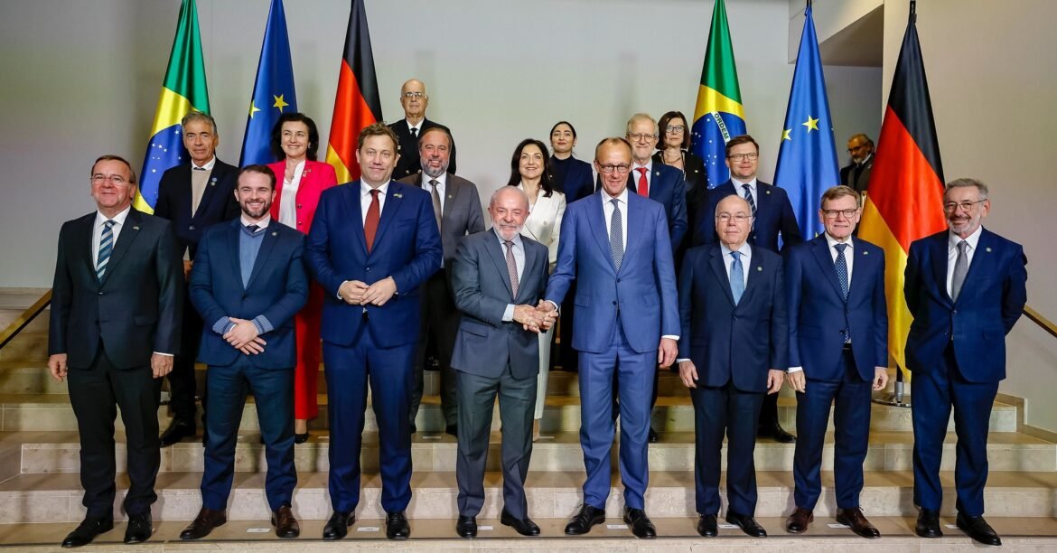 na-alemanha,-lula-nega-turbulencia-em-cenario-eleitoral-e-diz-estar-‘tranquilo’-para-disputar-quarto-mandato