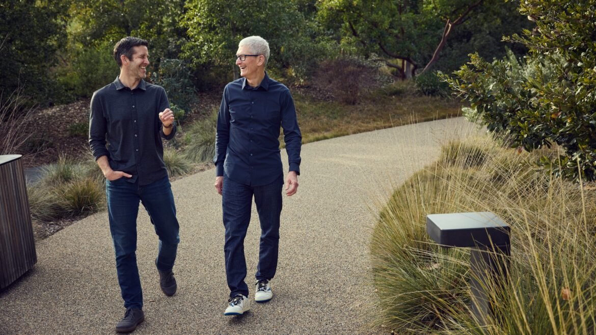 apple-anuncia-sucessao:-tim-cook-deixara-comando-e-john-ternus-sera-novo-ceo-|-g1