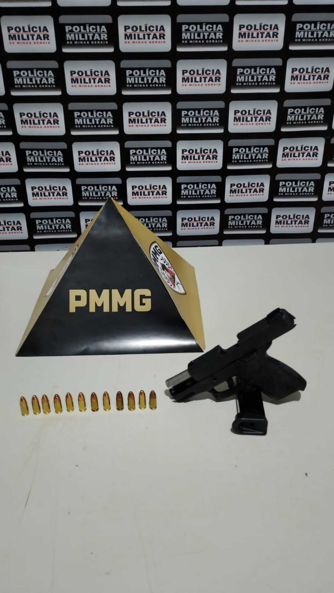 apos-acidente,-um-homem-e-preso-por-dirigir-alcoolizado-e-outro-por-porte-ilegal-de-arma-em-varzea-da-palma