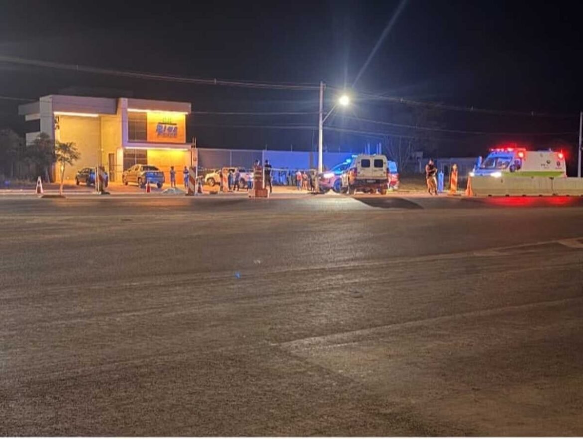 mulher-morre-atropelada-por-caminhao-na-br-135-em-bocaiuva-e-motorista-foge-sem-prestar-socorro