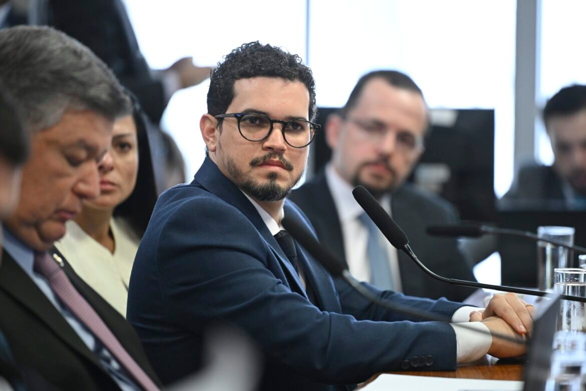 mendonca-concede-prisao-domiciliar-a-filho-de-ex-diretor-do-inss-investigado-por-fraude
