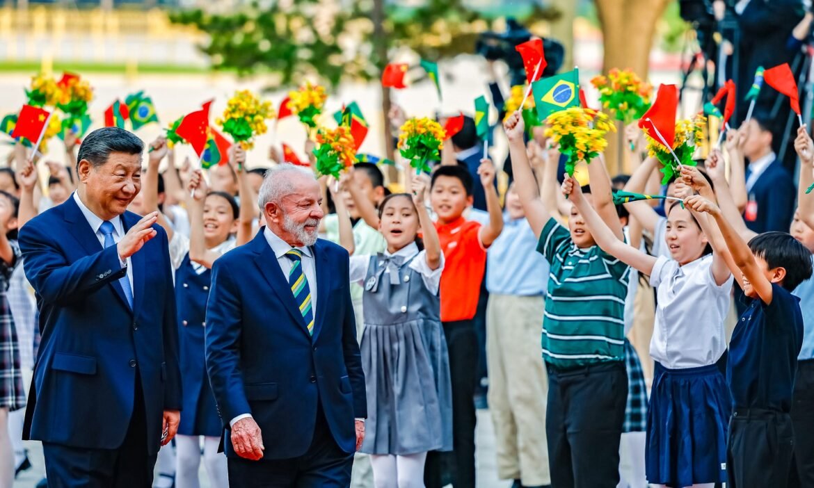 pacotes-de-ia-expoem-dilema-do-brasil-na-disputa-entre-eua-e-china-|-g1