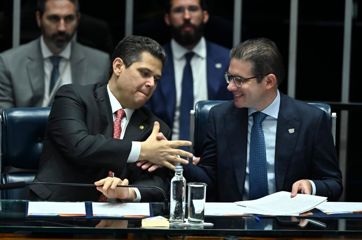 alcolumbre-e-motta-sinalizam-apoio-a-projeto-sobre-combustiveis;-governo-quer-acelerar-votacao