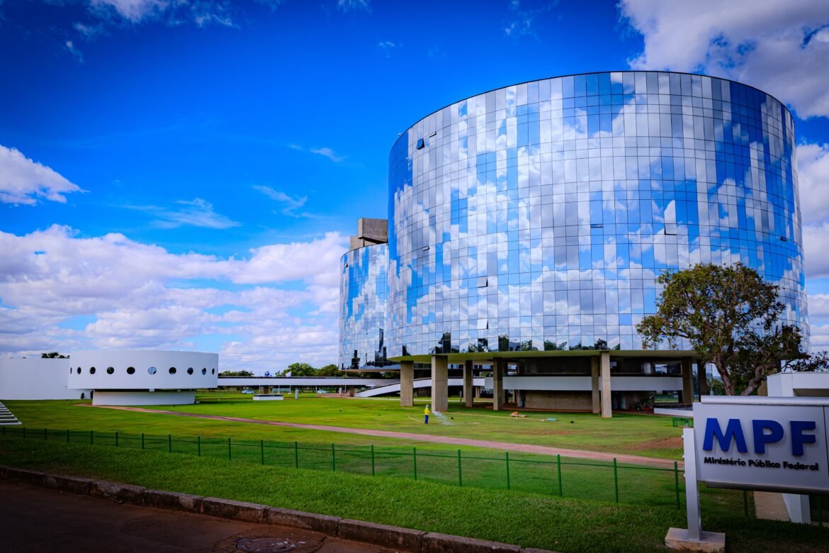 mp-autoriza-procuradores-a-somarem-tempo-de-estagio-para-receberem-adicional-de-salario