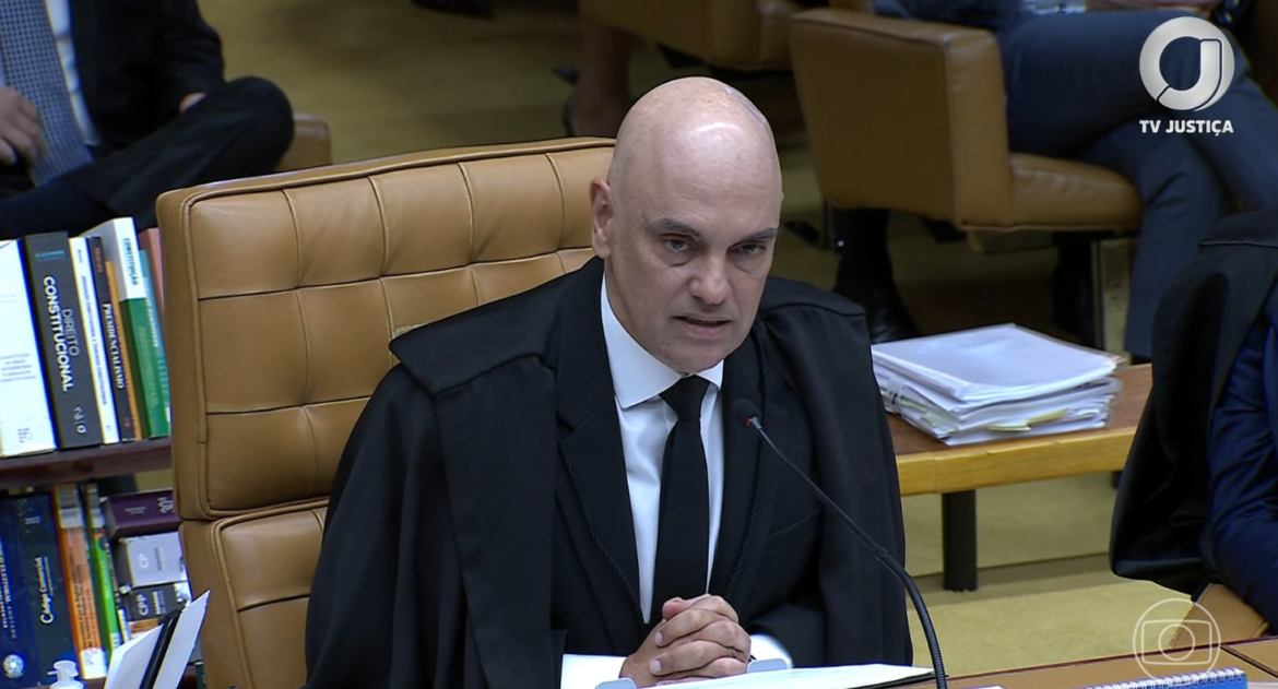 moraes-autoriza-prisao-domiciliar-de-‘fatima-de-tubarao’,-condenada-por-envolvimento-no-8/1