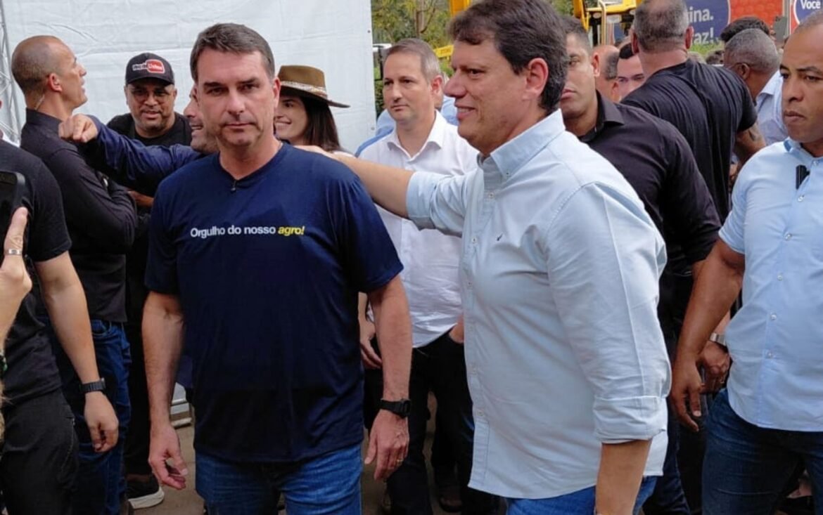 flavio-e-tarcisio-cumprem-primeira-agenda-de-pre-campanha-conjunta-na-agrishow,-em-ribeirao-preto