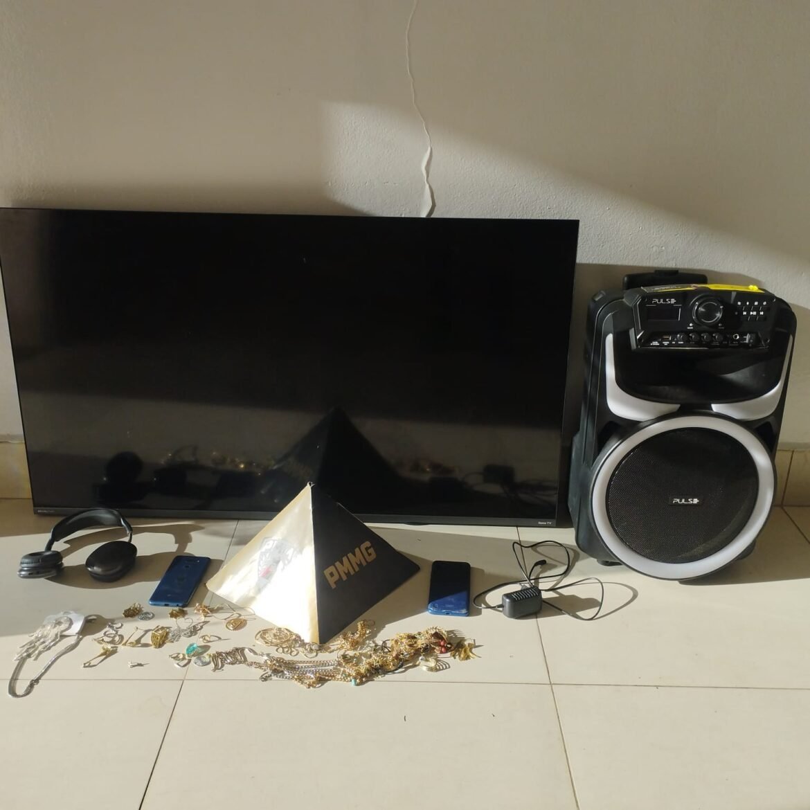 furto-em-casa-e-descoberto-apos-carro-ser-encontrado-abandonado-as-margens-da-mg-402