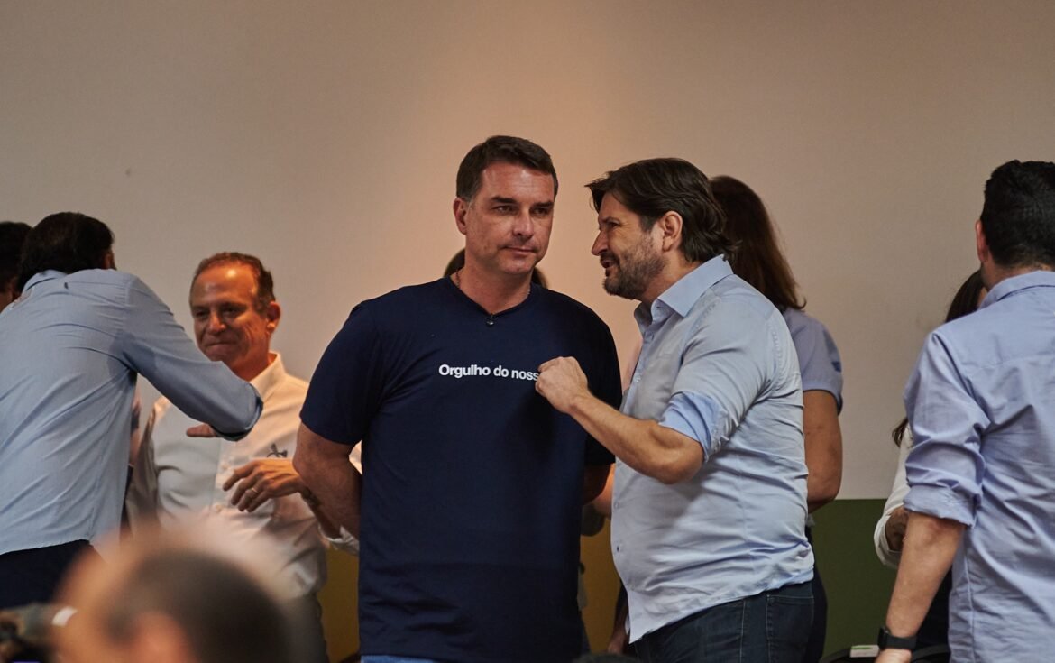 senado-em-sp:-flavio-elogia-andre-do-prado,-mas-condiciona-definicao-do-2o-nome-do-pl-a-‘palavra-final’-de-eduardo-e-bolsonaro