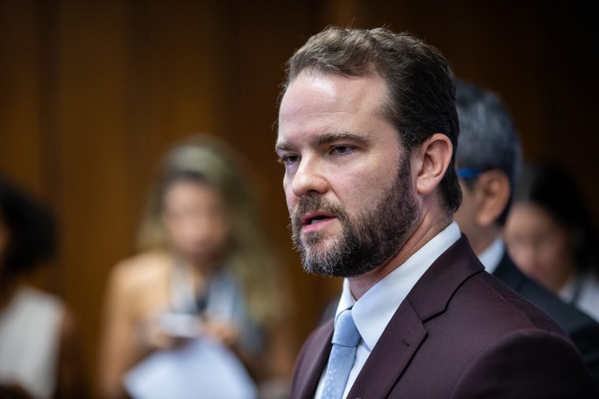 governo-vai-usar-fgts-em-programa-para-brasileiros-endividados,-diz-durigan-|-g1