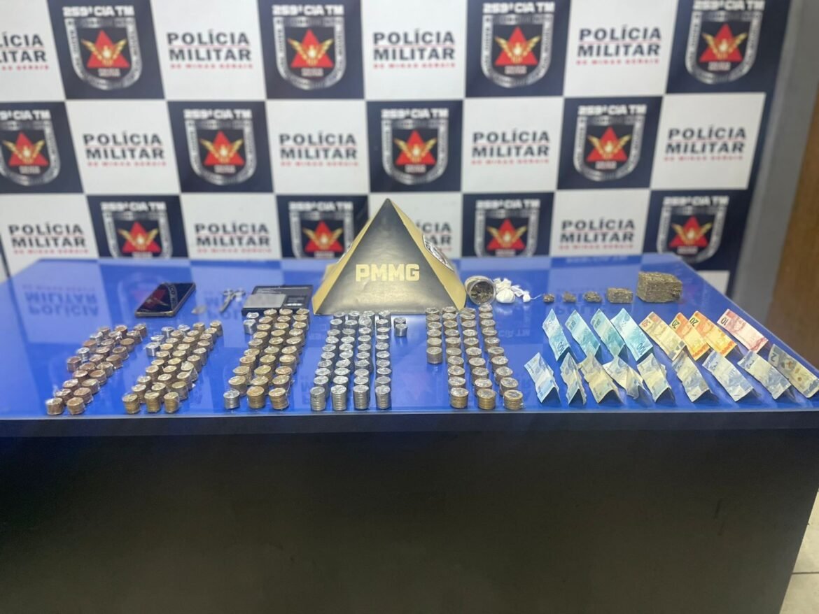 denuncias-sobre-ponto-de-trafico-que-tinha-cameras-e-olheiro-resultam-em-prisoes-e-apreensao-de-drogas-em-pirapora