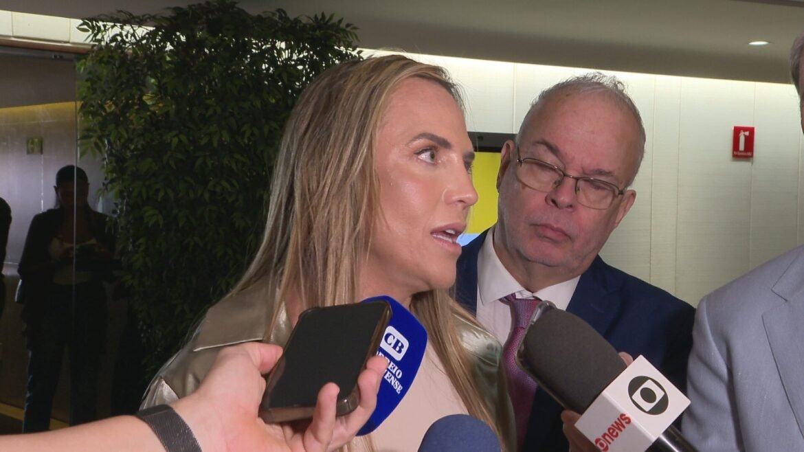 governadora-do-df-pede-reuniao-com-lula-ainda-esta-semana-para-tratar-do-socorro-ao-brb