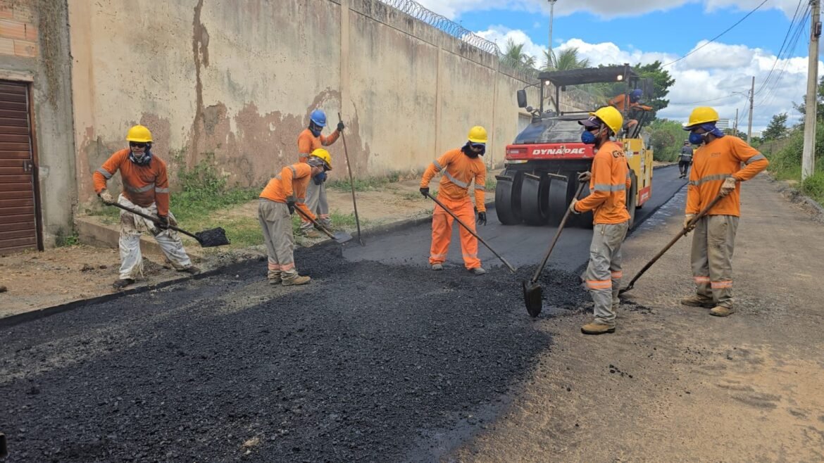 prefeitura-de-montes-claros-leva-asfalto-para-o-bairro-todos-os-santos