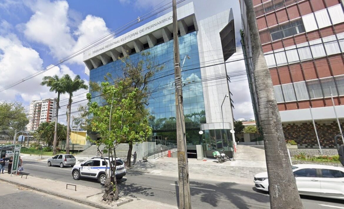 tre-abre-central-de-atendimento-no-feriadao-para-regularizacao-do-titulo-de-eleitor;-prazo-termina-em-menos-de-uma-semana