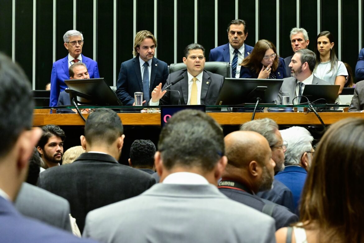 assessor-e-exonerado-apos-invadir-programa-ao-vivo,-xingar-e-pedir-reeleicao-de-lula