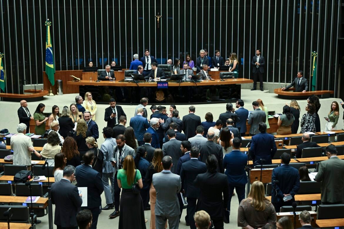 pl-da-dosimetria:-base-do-governo-lula-no-congresso-vai-recorrer-ao-stf,-diz-lider-do-pt